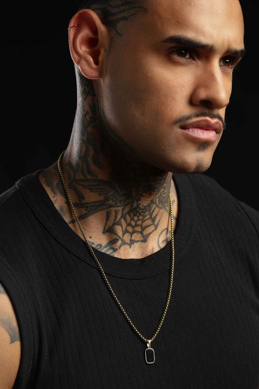 Monarch Pendant Necklace - Black