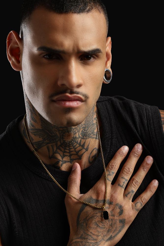 Monarch Pendant Necklace - Black