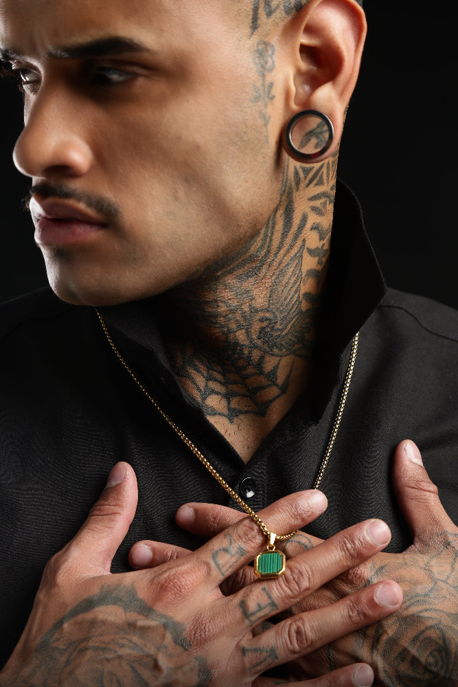 Square Pearl Signet Necklace - Emerald Green